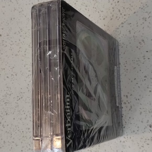 Verbatim Digital Movie DVD-R 3 Pack - 4.7GB/120 min 1x-4x Speed - Picture 4 of 6